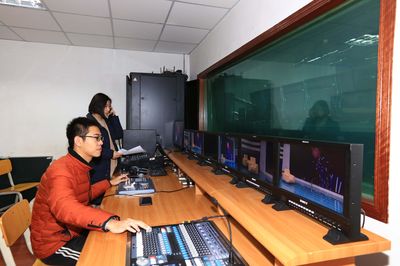 影視演演播室 影視節(jié)目制作的核心平臺(tái)